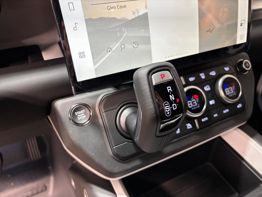 New 2026 Land Rover Defender 130 X-Dynamic SE image 15