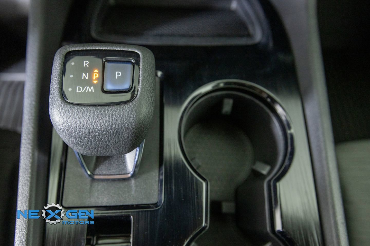 Used 2022 Nissan Rogue SV FWD image 19