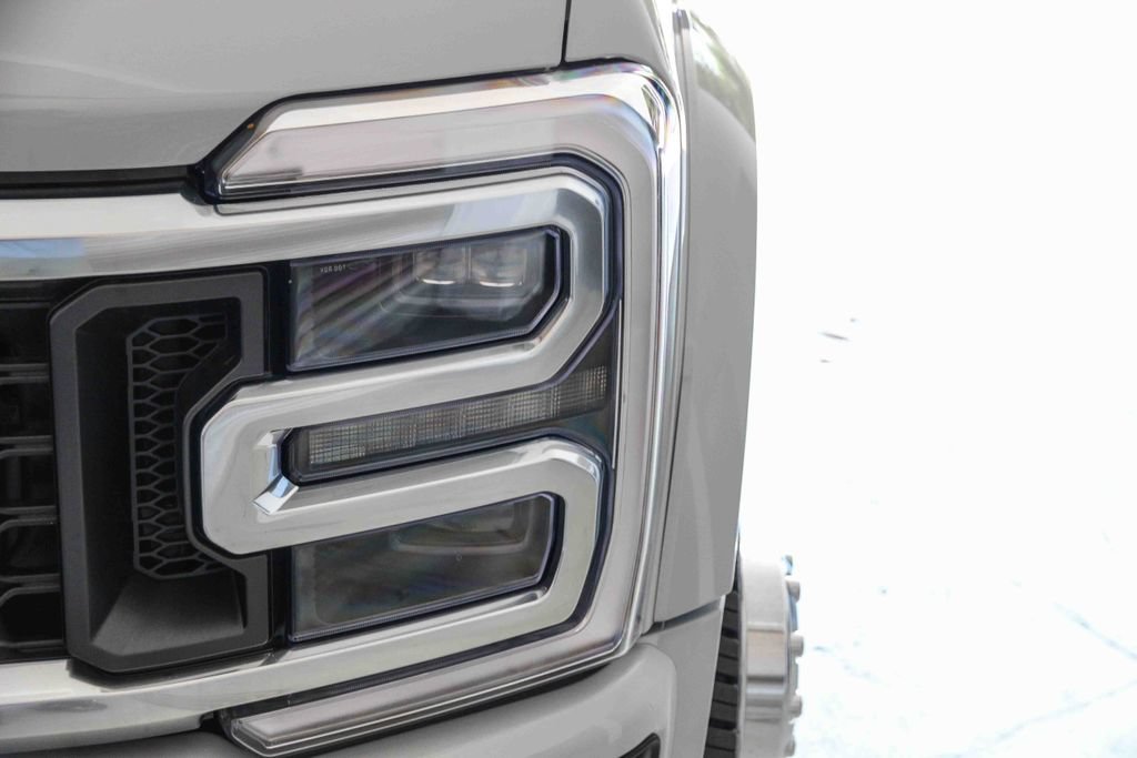 Used 2026 Ford F450 Platinum w/ FX4 Off-Road Package AWD/4WD image 9