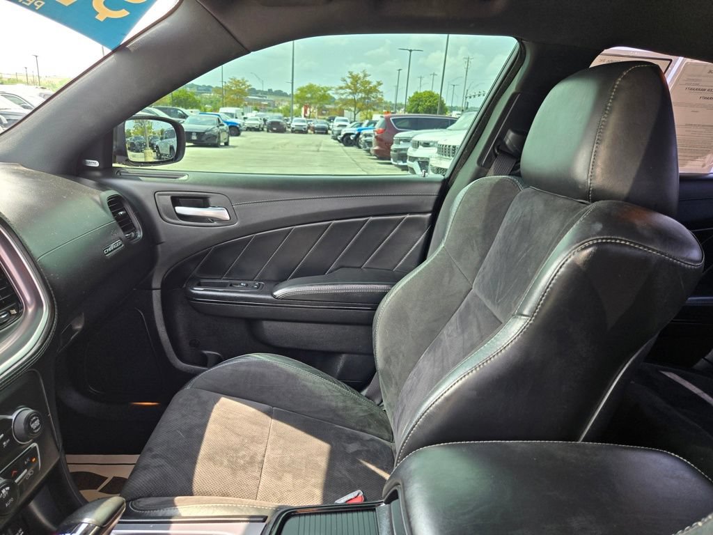 Used 2019 Dodge Charger R/T w/ Plus Group RWD image 27