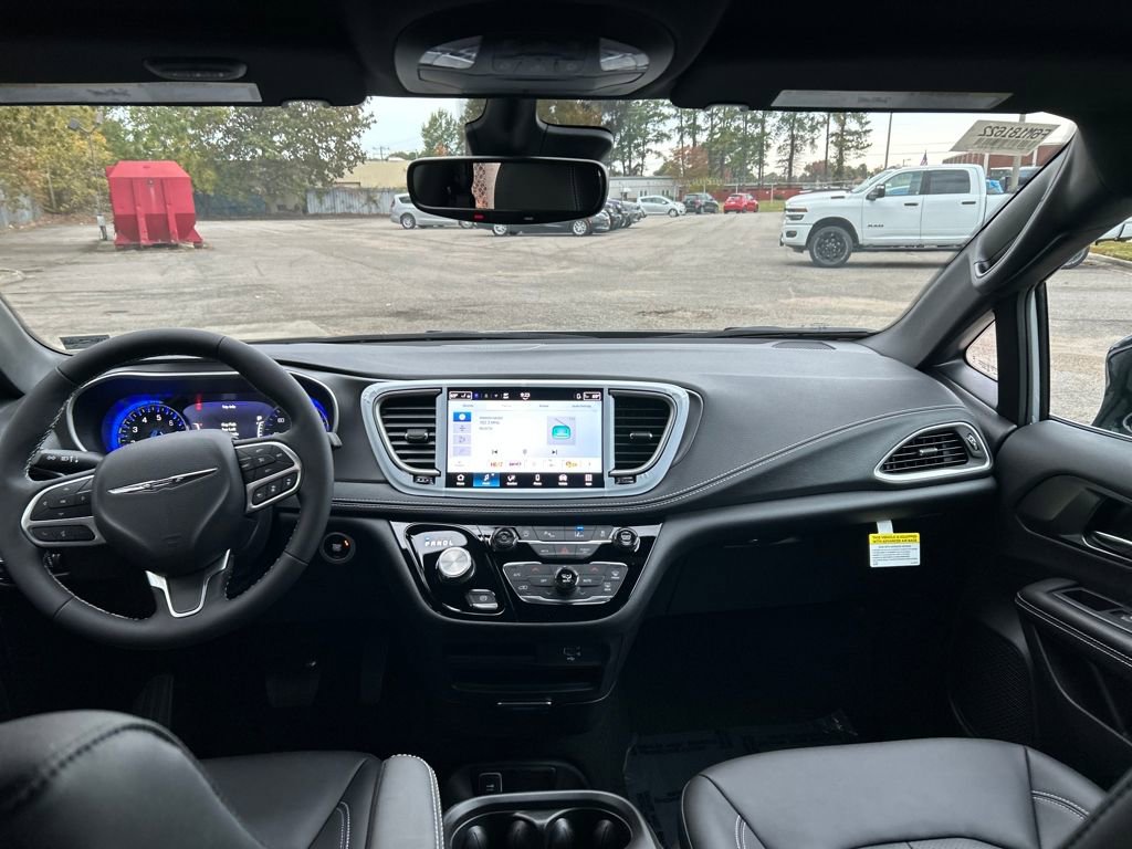 New 2026 Chrysler Pacifica Select image 23