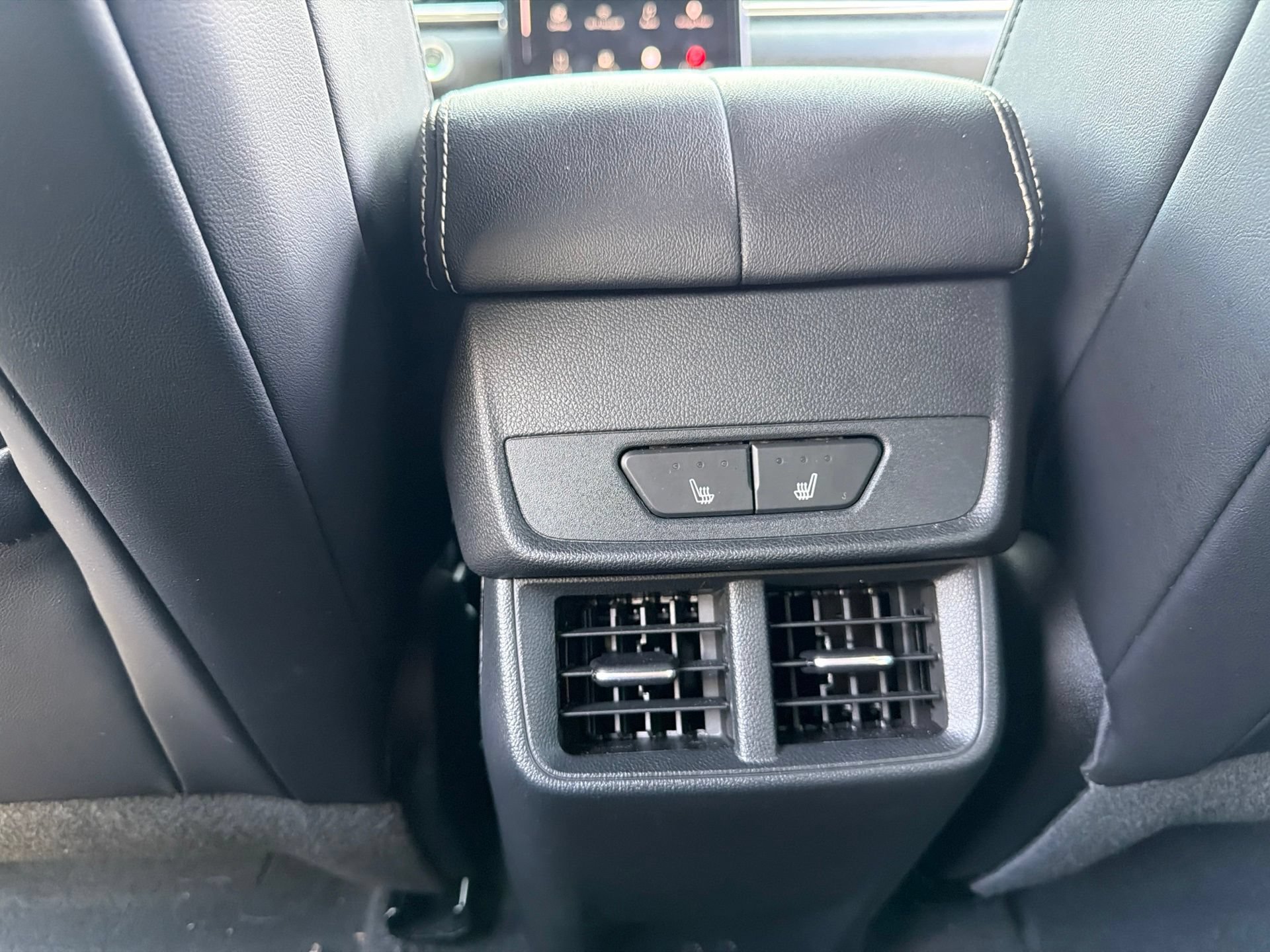 Used 2025 GMC Terrain Elevation w/ Elevation Premium Package AWD/4WD image 15