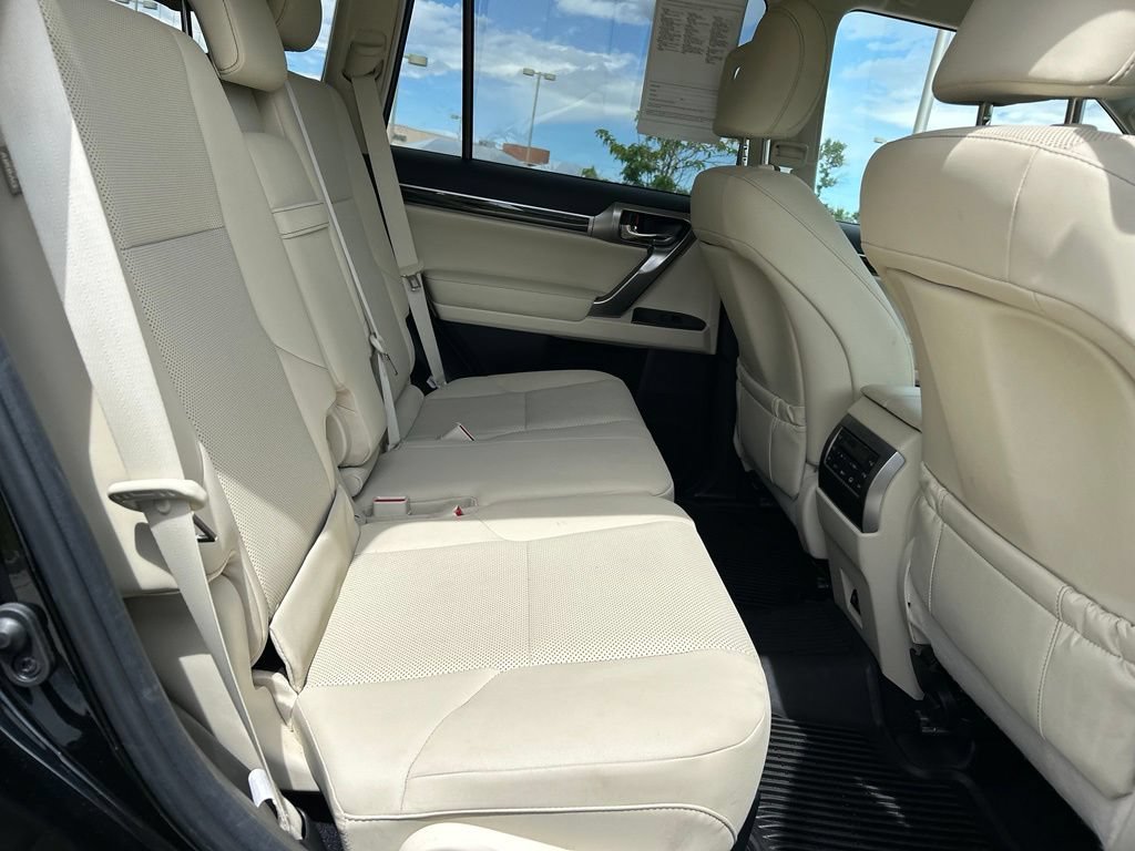 Used 2023 Lexus GX 460 Premium w/ Premium Package AWD/4WD image 30