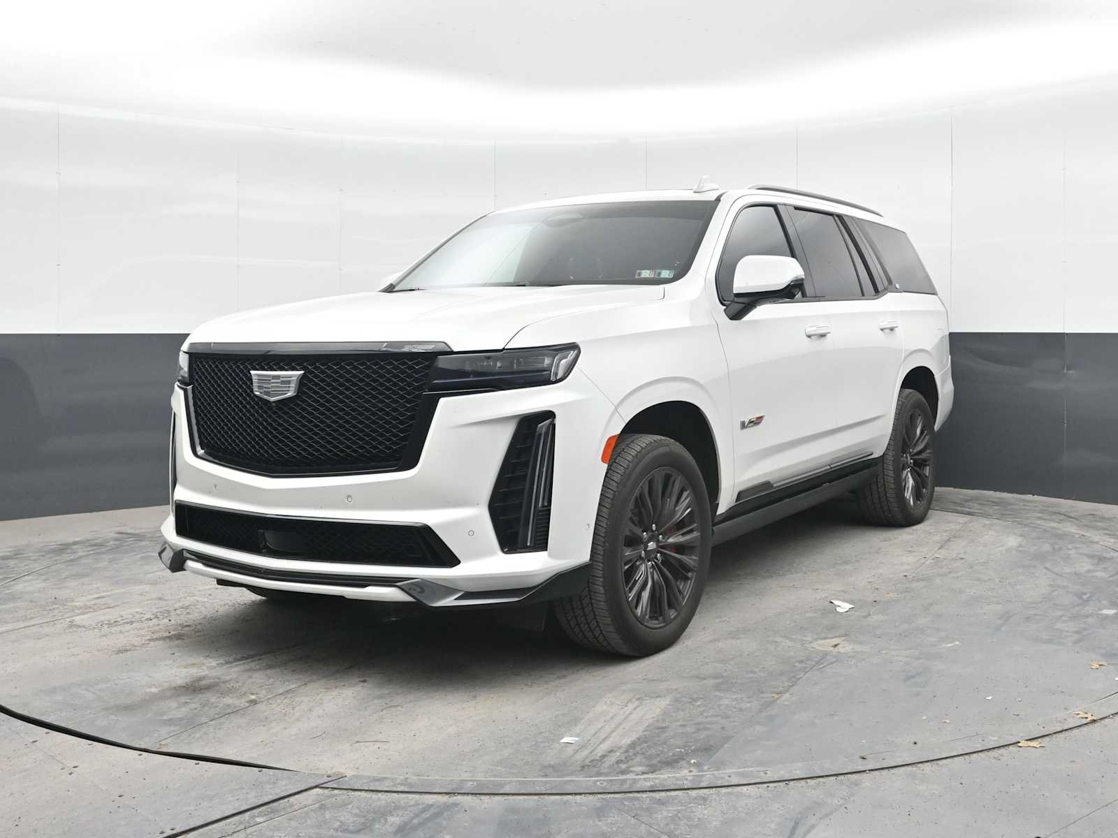 Used 2024 Cadillac Escalade V w/ LPO, ONYX Package AWD/4WD image 5