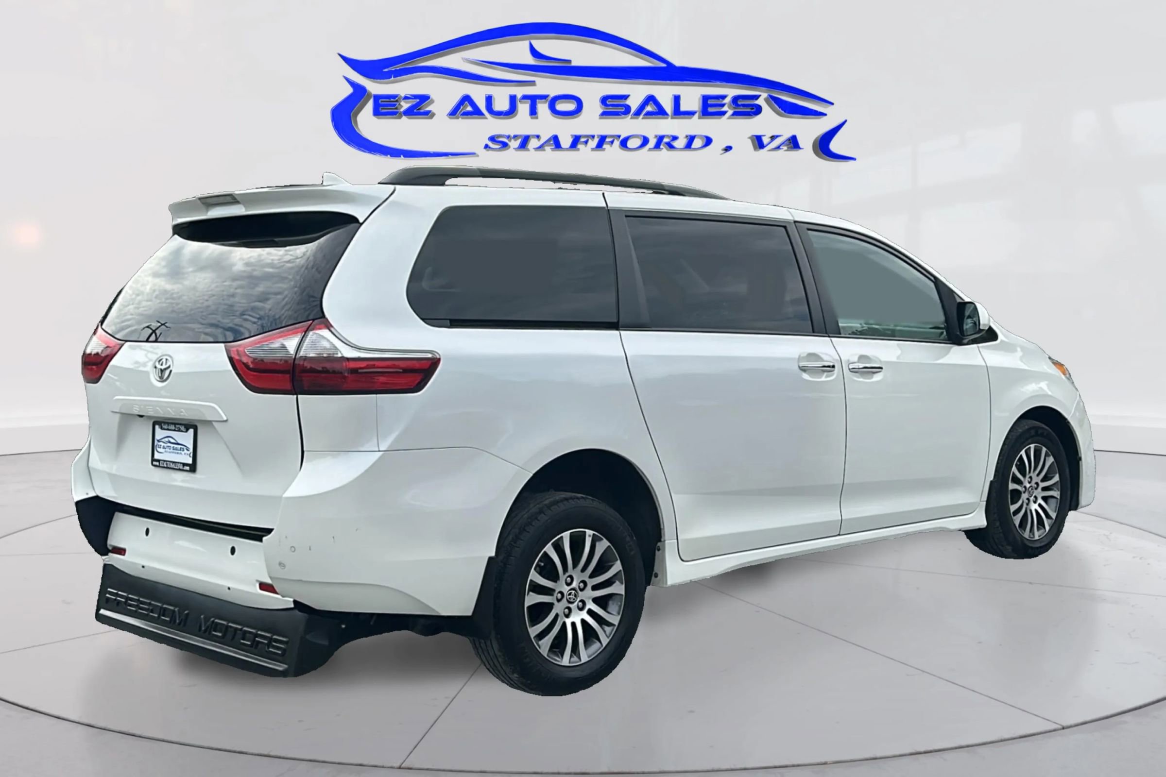 Used 2020 Toyota Sienna XLE image 5
