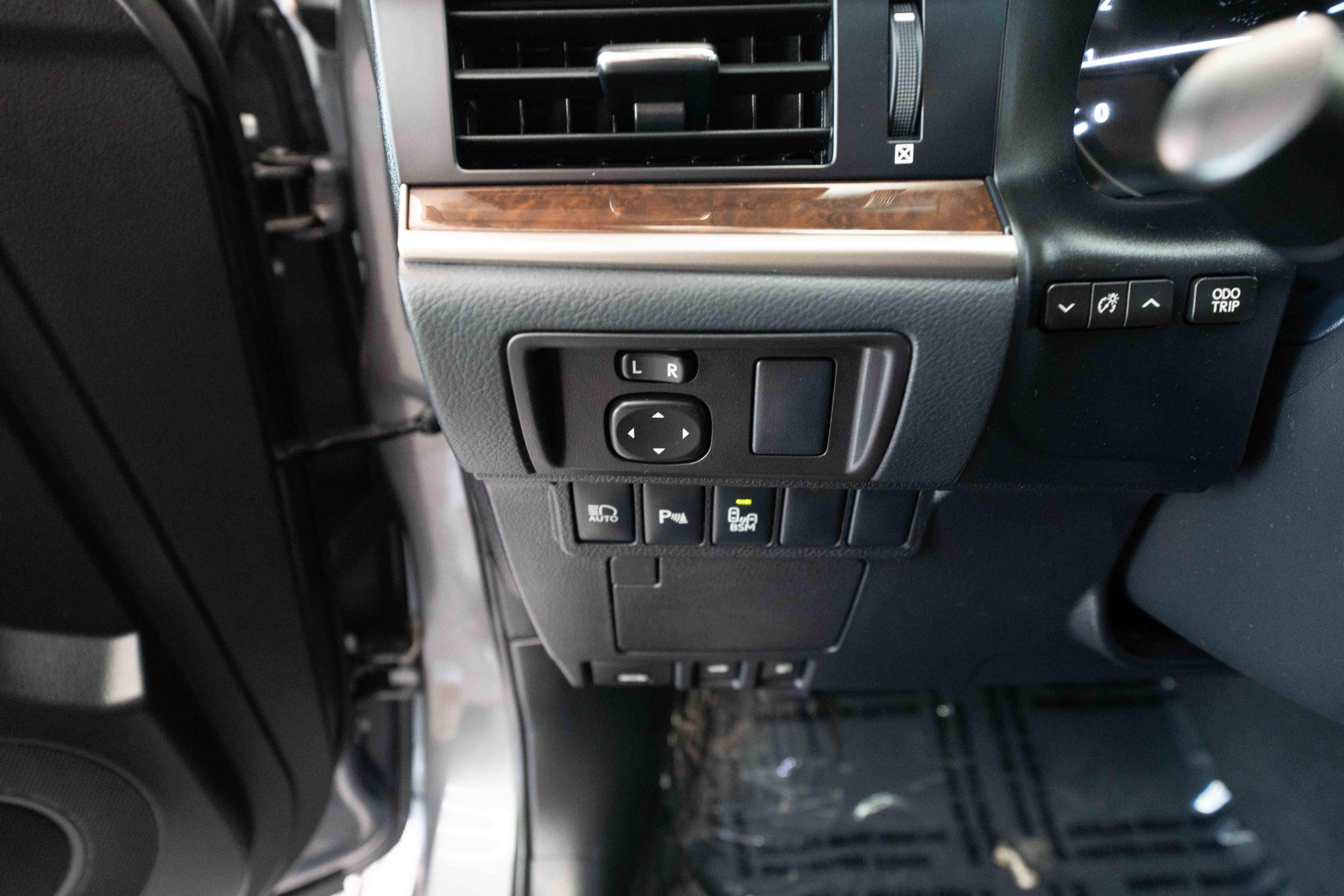 Used 2017 Lexus ES 350 w/ Luxury Package FWD image 11