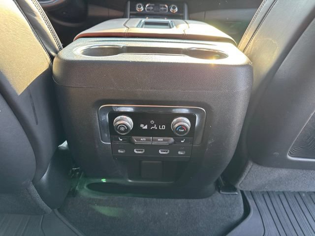 Used 2023 GMC Yukon XL Denali Ultimate AWD/4WD image 28