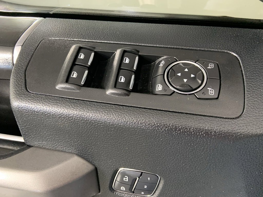 Used 2018 Ford F150 Platinum w/ Equipment Group 701A Luxury image 28