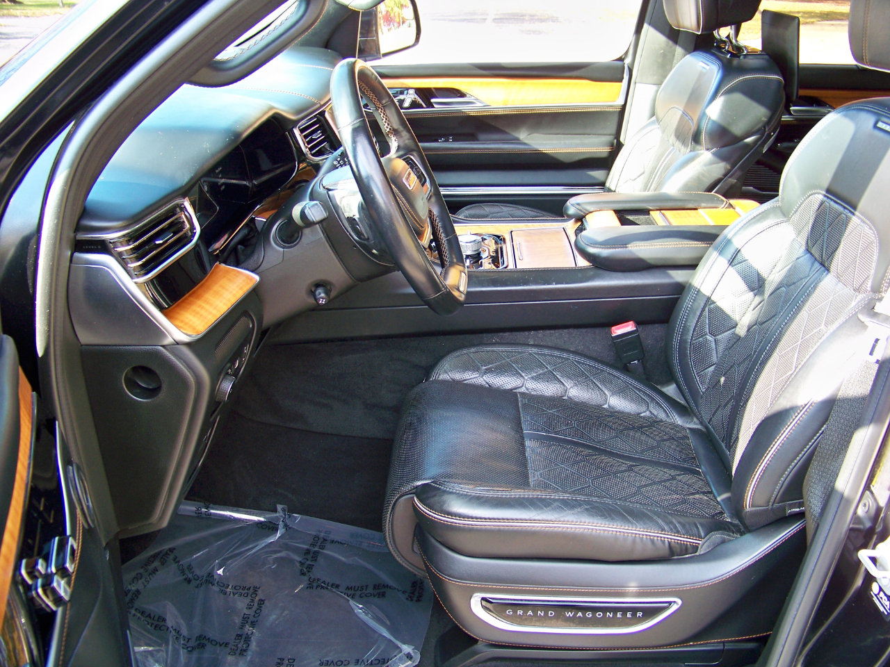 Used 2022 Jeep Grand Wagoneer Series III w/ Rear Seat Video Group 1 image 30