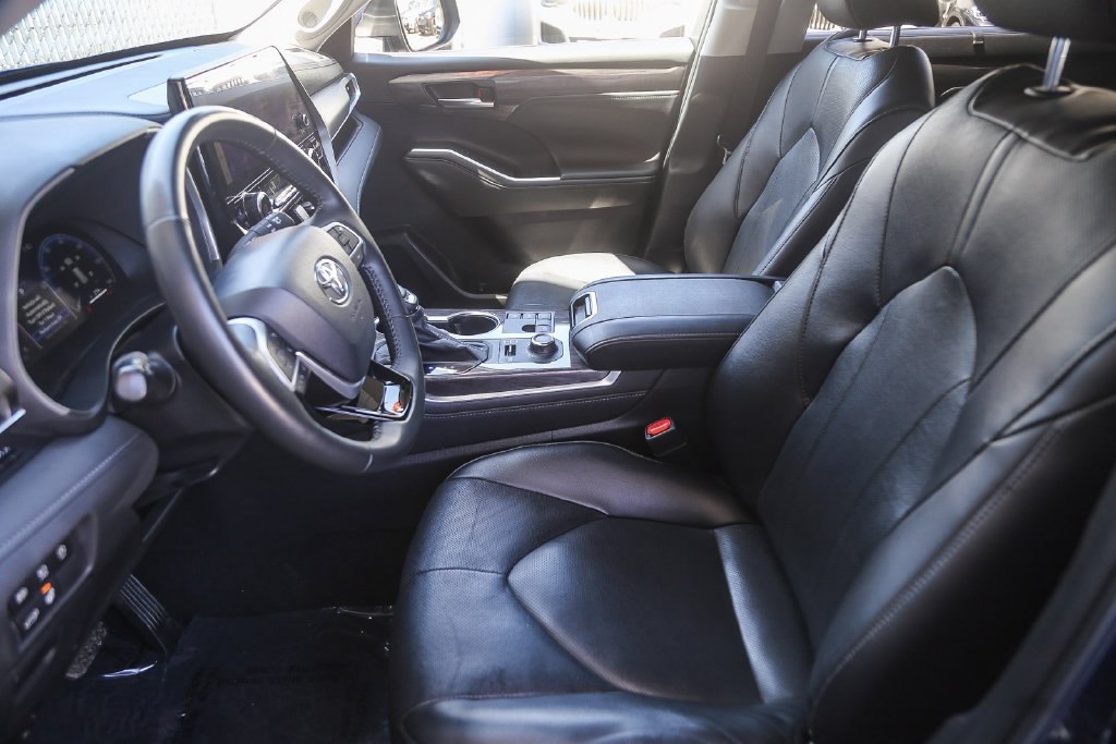 Used 2024 Toyota Highlander Limited AWD/4WD image 14