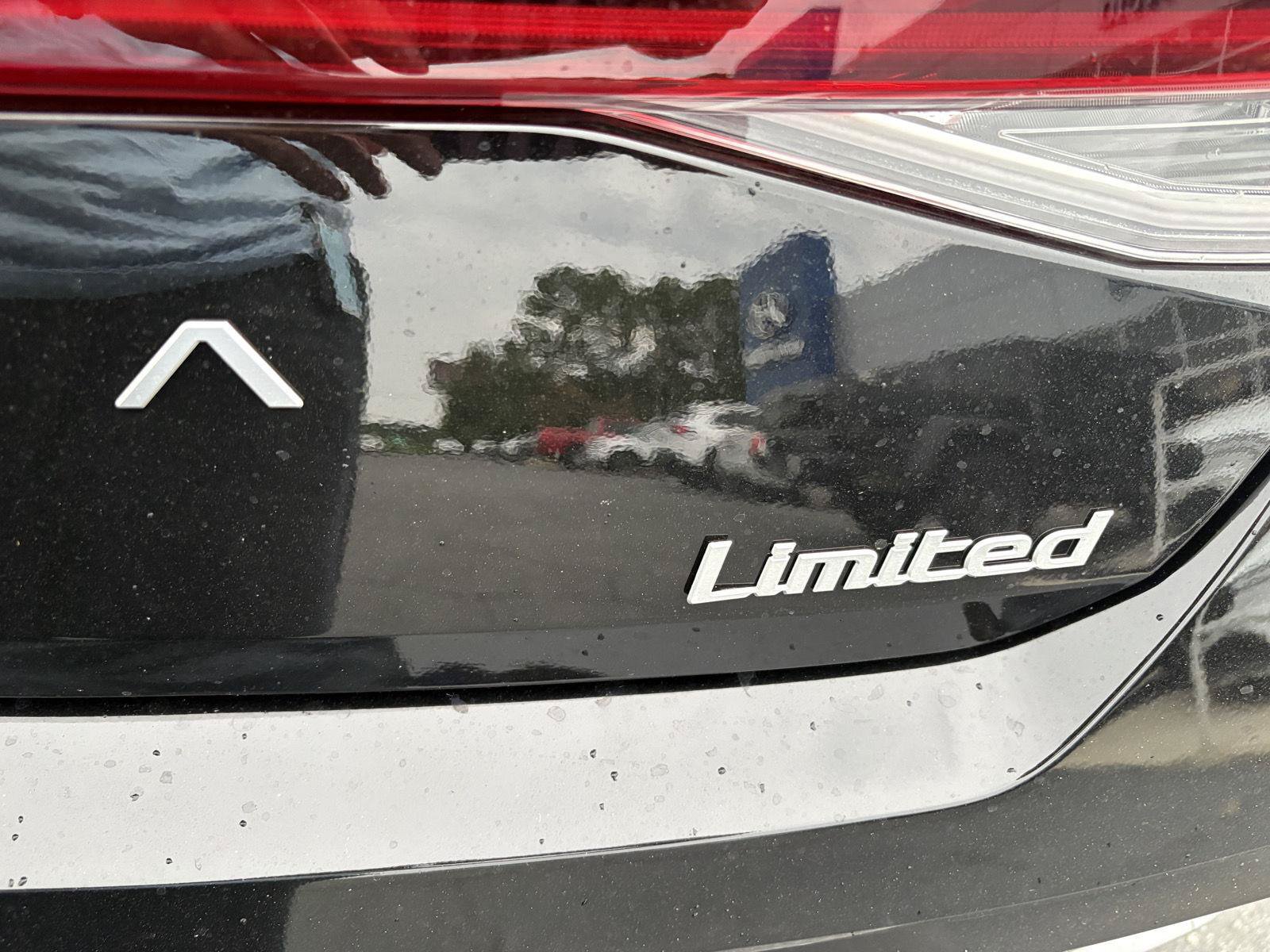 New 2026 Hyundai Elantra Limited FWD image 9