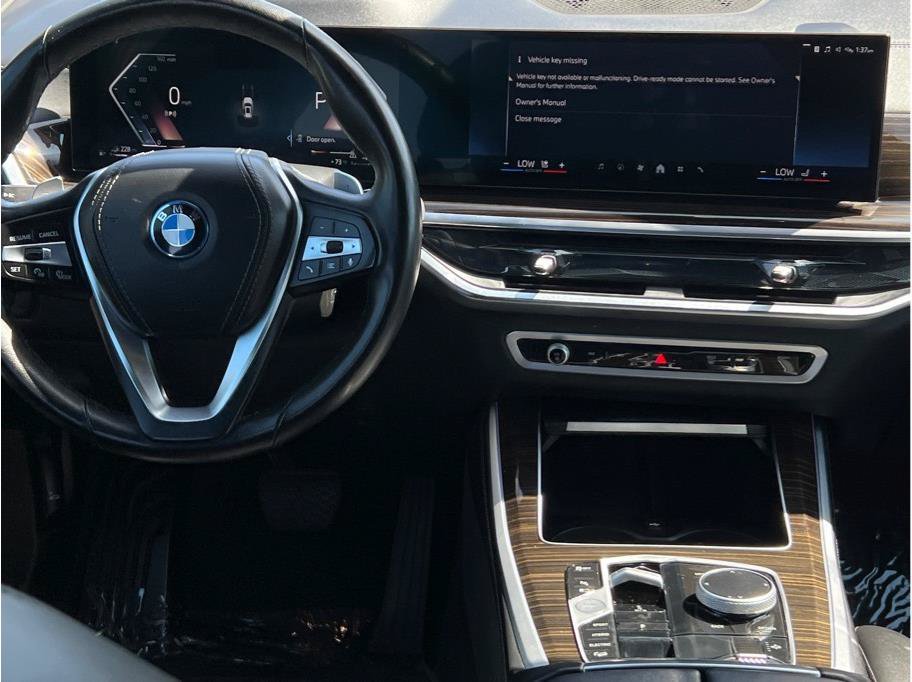 Used 2025 BMW X5 xDrive50e AWD/4WD image 12