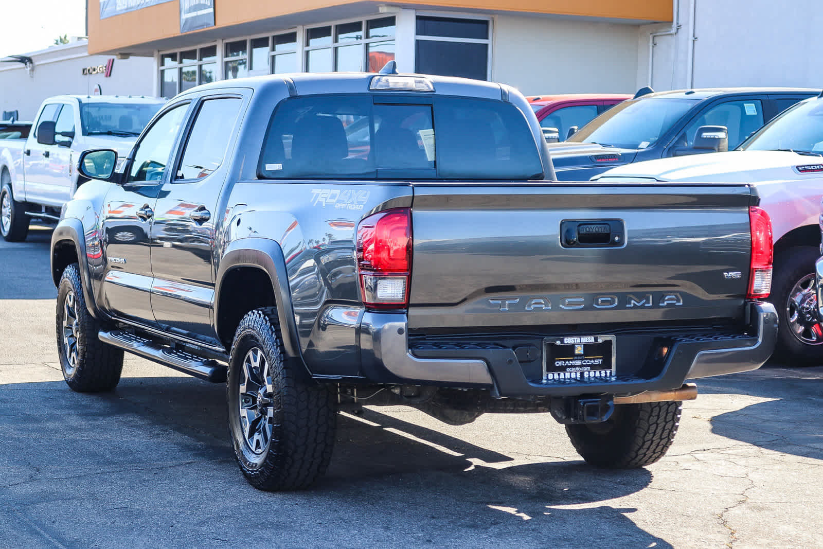 Used 2019 Toyota Tacoma TRD Off-Road w/ Technology Package AWD/4WD image 6