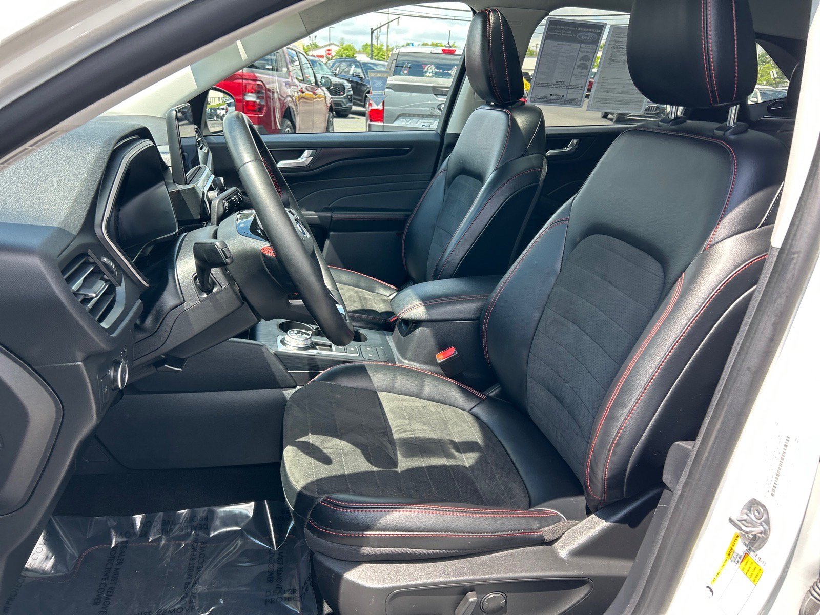 Certified 2022 Ford Escape SEL w/ SEL Stealth AWD Package image 7
