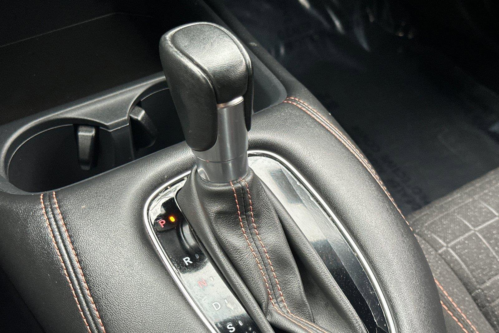 Certified 2025 Honda HR-V Sport image 21