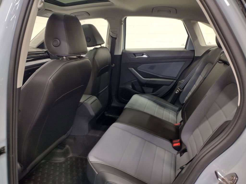 New 2026 Volkswagen Jetta SE FWD image 22
