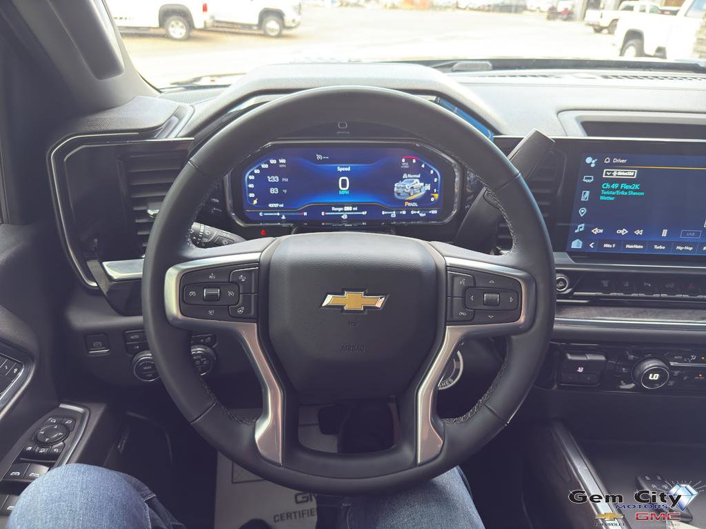 Used 2024 Chevrolet Silverado 2500 LTZ w/ LTZ Convenience Package image 17