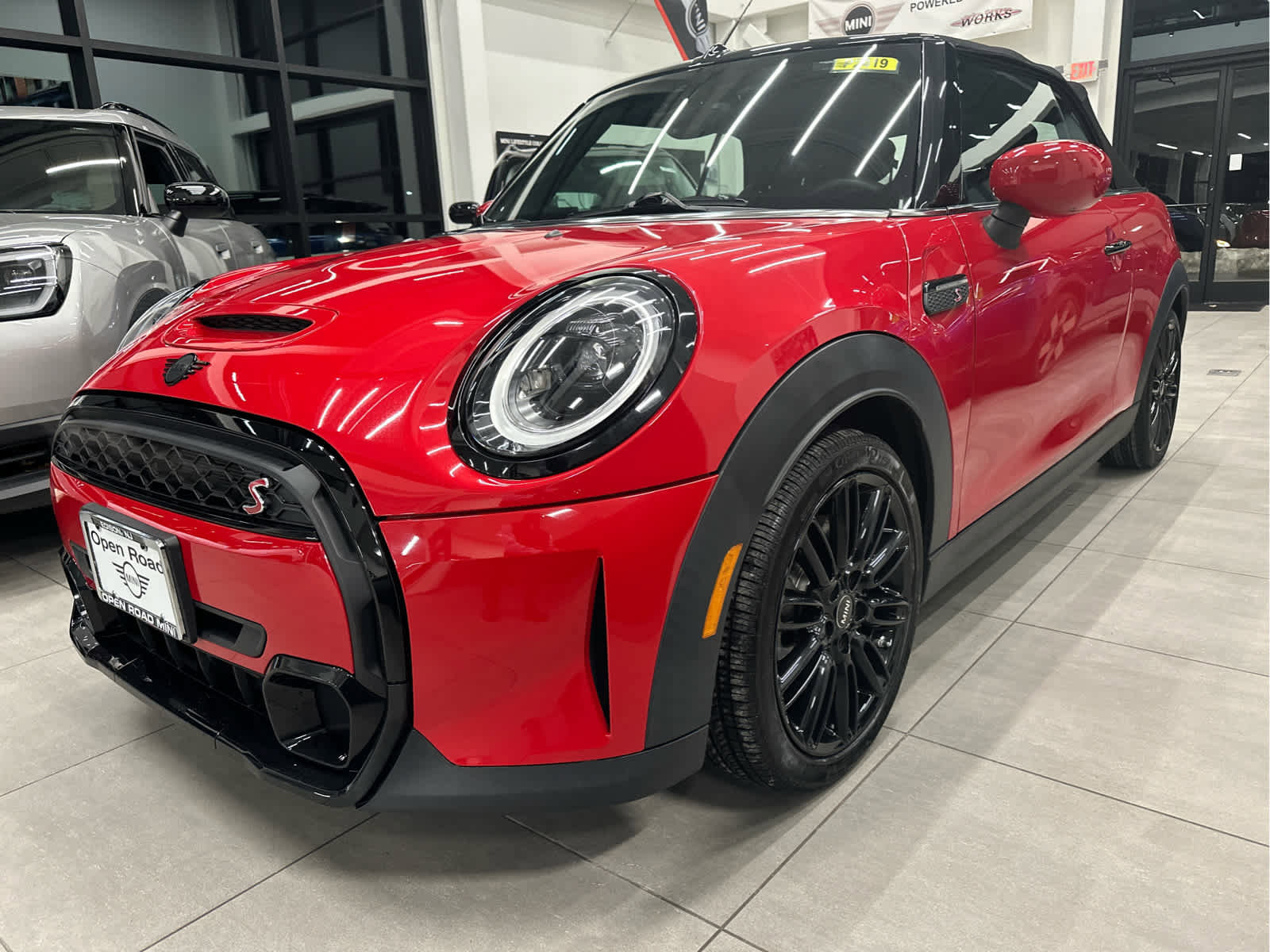 Used 2023 MINI Cooper S image 1