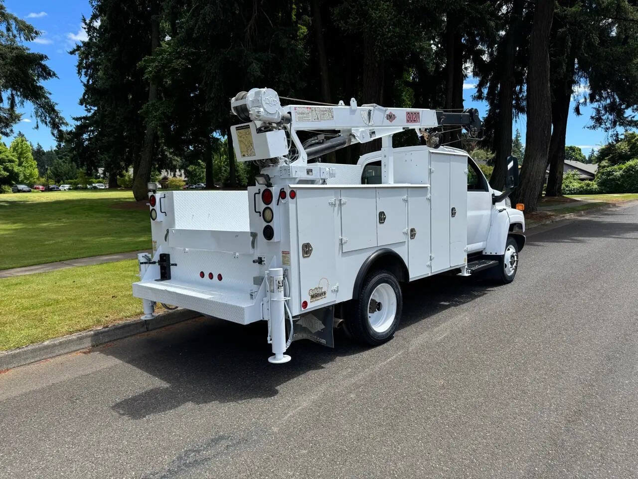 Used 2005 GMC TopKick C4500 2WD Regular Cab image 7