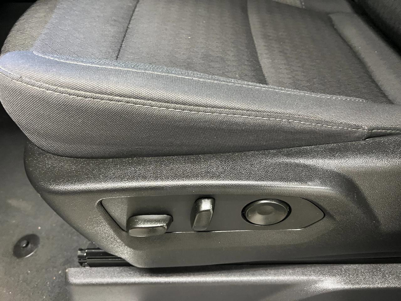 Used 2025 Chevrolet Silverado 1500 LT image 25