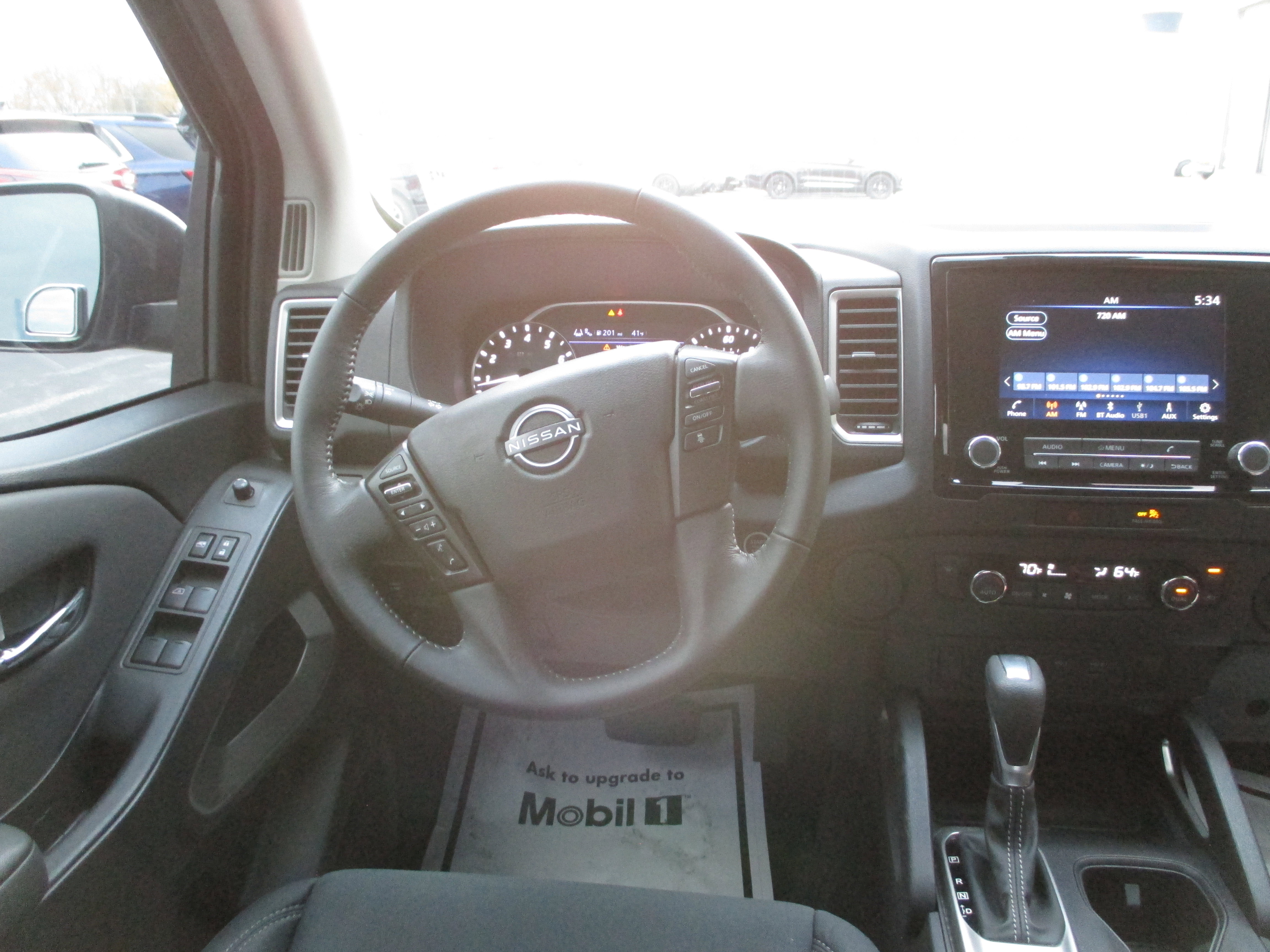Used 2022 Nissan Frontier SV w/ Technology Package image 12