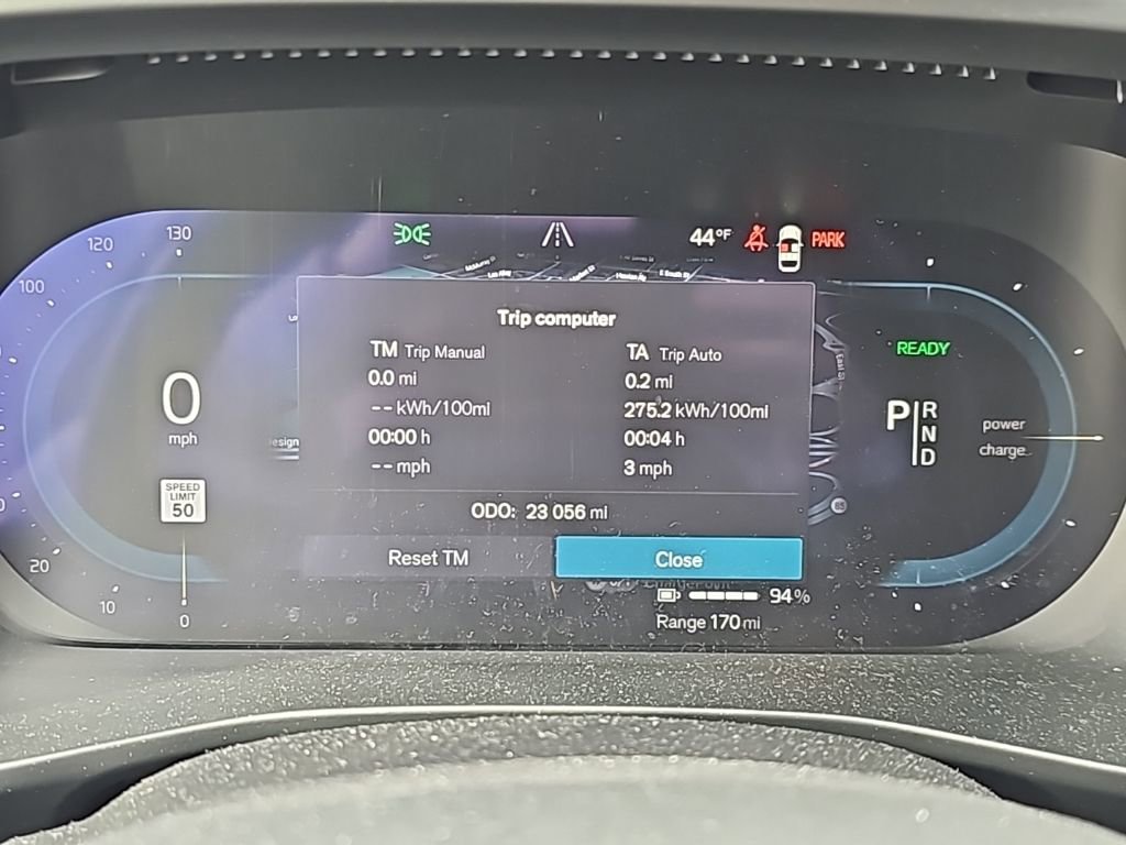 Used 2023 Volvo XC40 Recharge Core w/ Protection Package Premier image 17