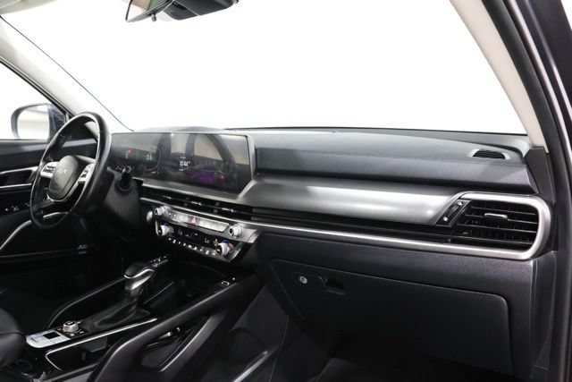 Used 2025 Kia Telluride S AWD/4WD image 17