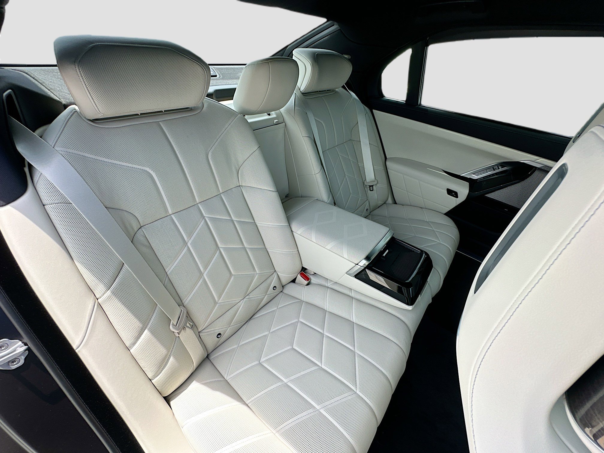 New 2026 BMW 740i RWD image 22