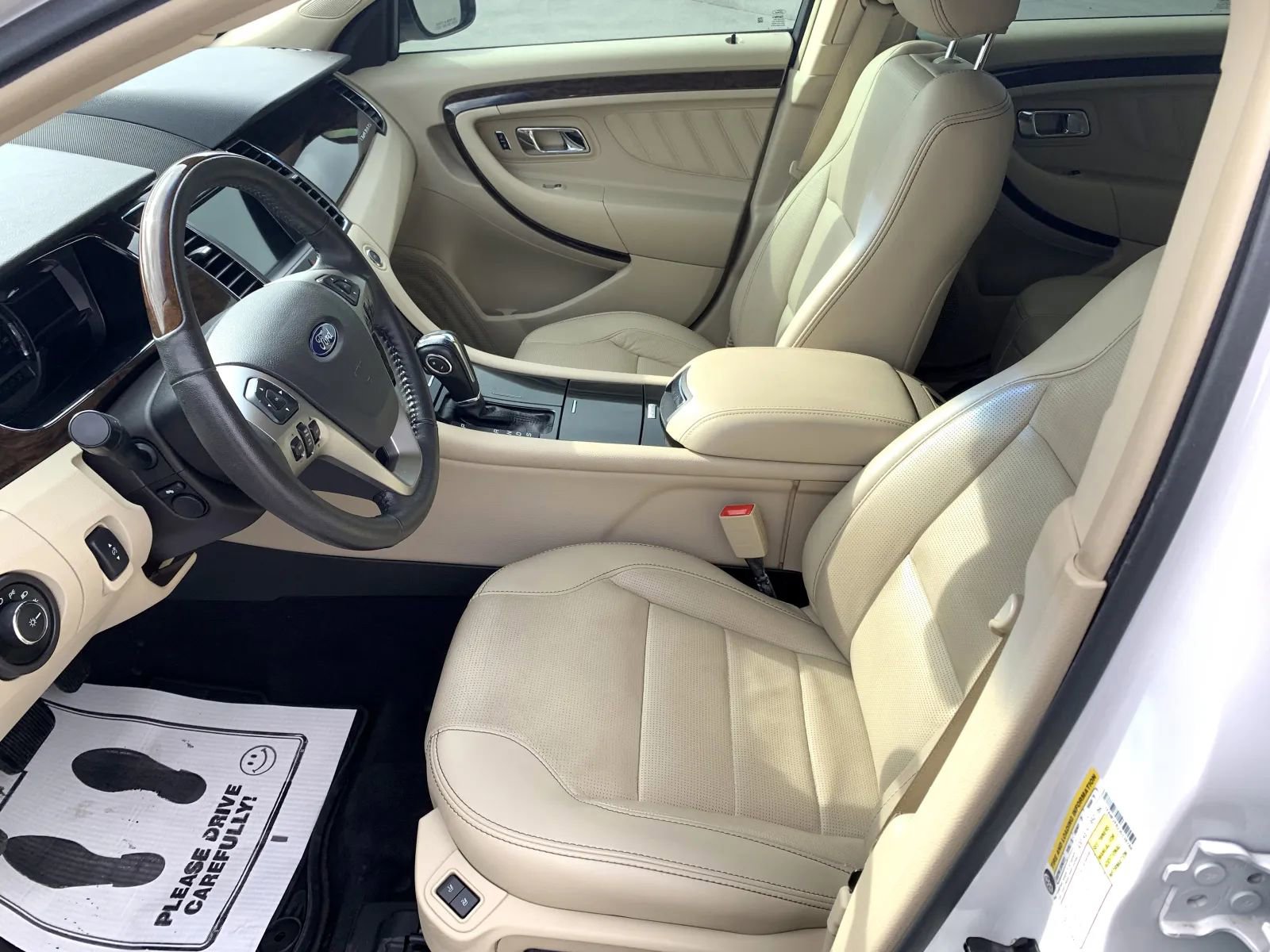 Used 2018 Ford Taurus Limited w/ Driver Assist Package image 26