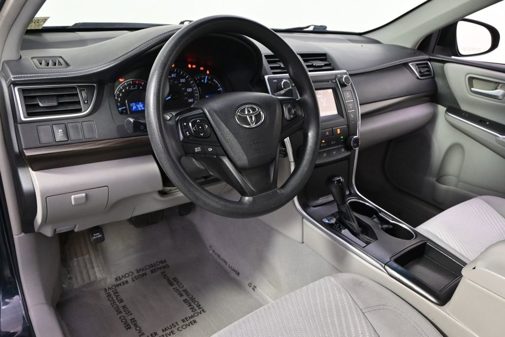 Used 2015 Toyota Camry LE image 12