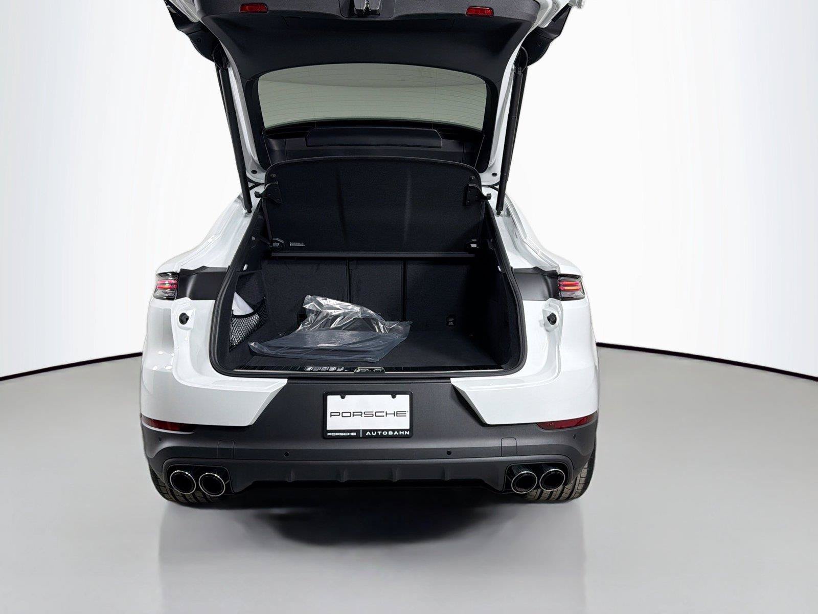 Certified 2026 Porsche Cayenne Coupe AWD/4WD image 35