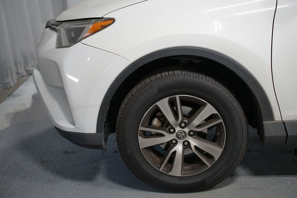 Used 2018 Toyota RAV4 XLE image 5