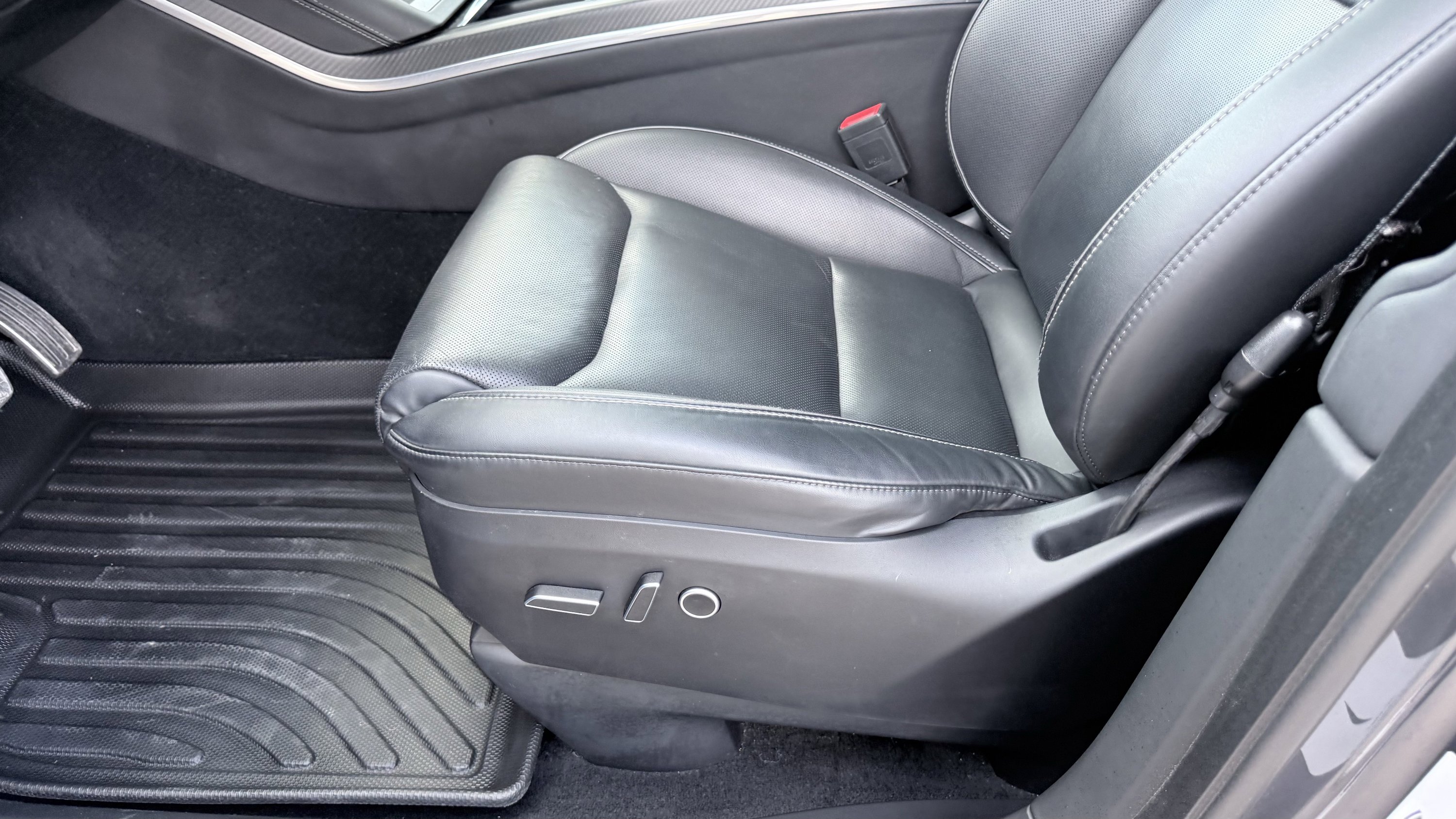 Used 2023 Tesla Model X Plaid image 23