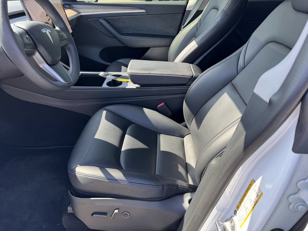 Used 2023 Tesla Model Y AWD image 14
