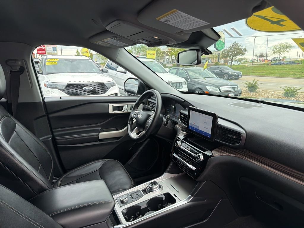 Used 2024 Ford Explorer Limited AWD/4WD image 13