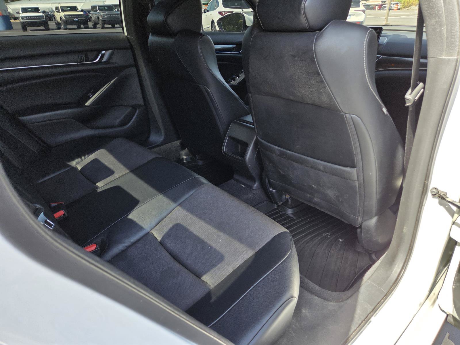 Used 2018 Honda Accord Sport image 19