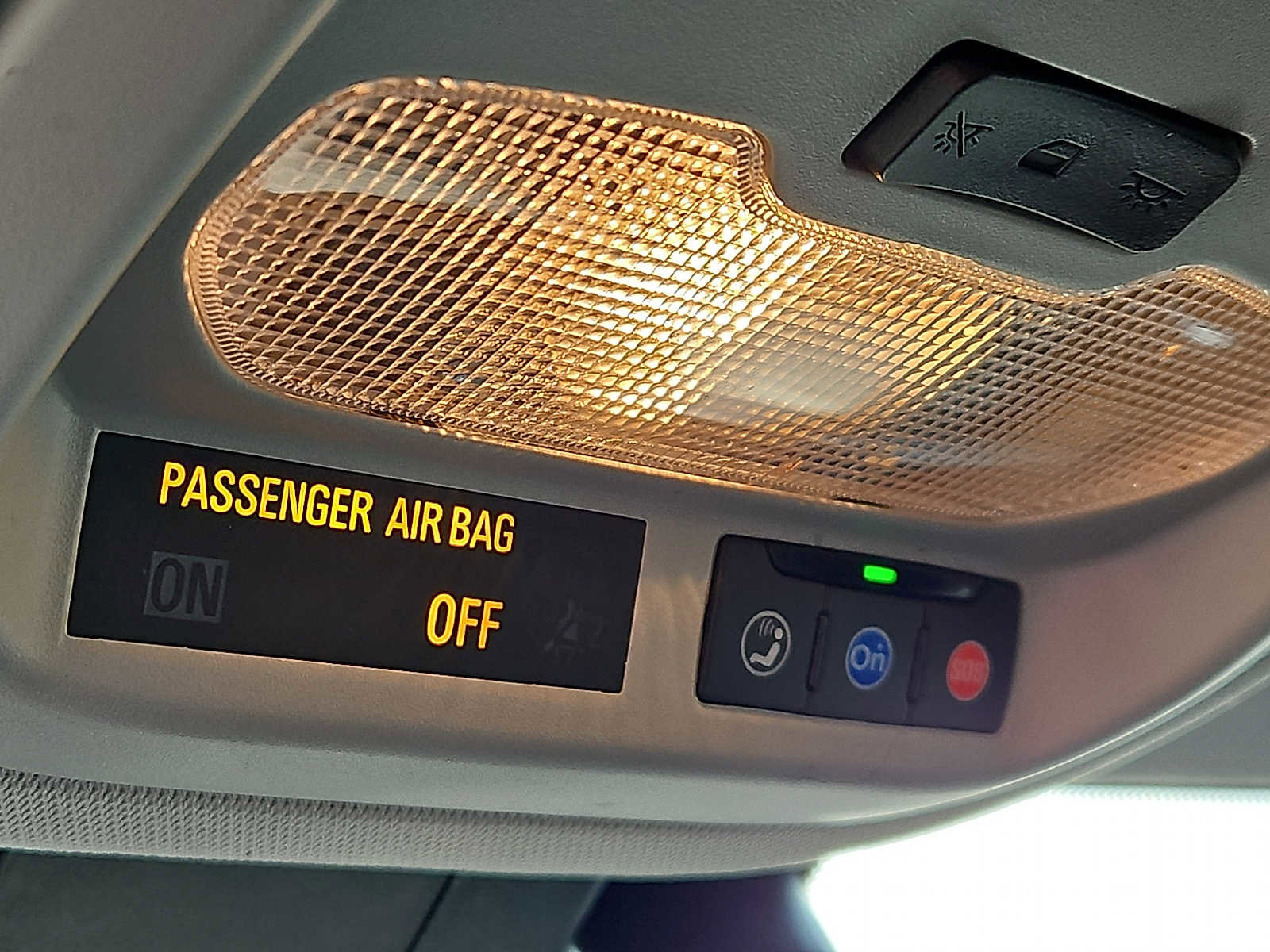 Used 2025 Chevrolet Trax LT w/ LT Convenience Package image 26