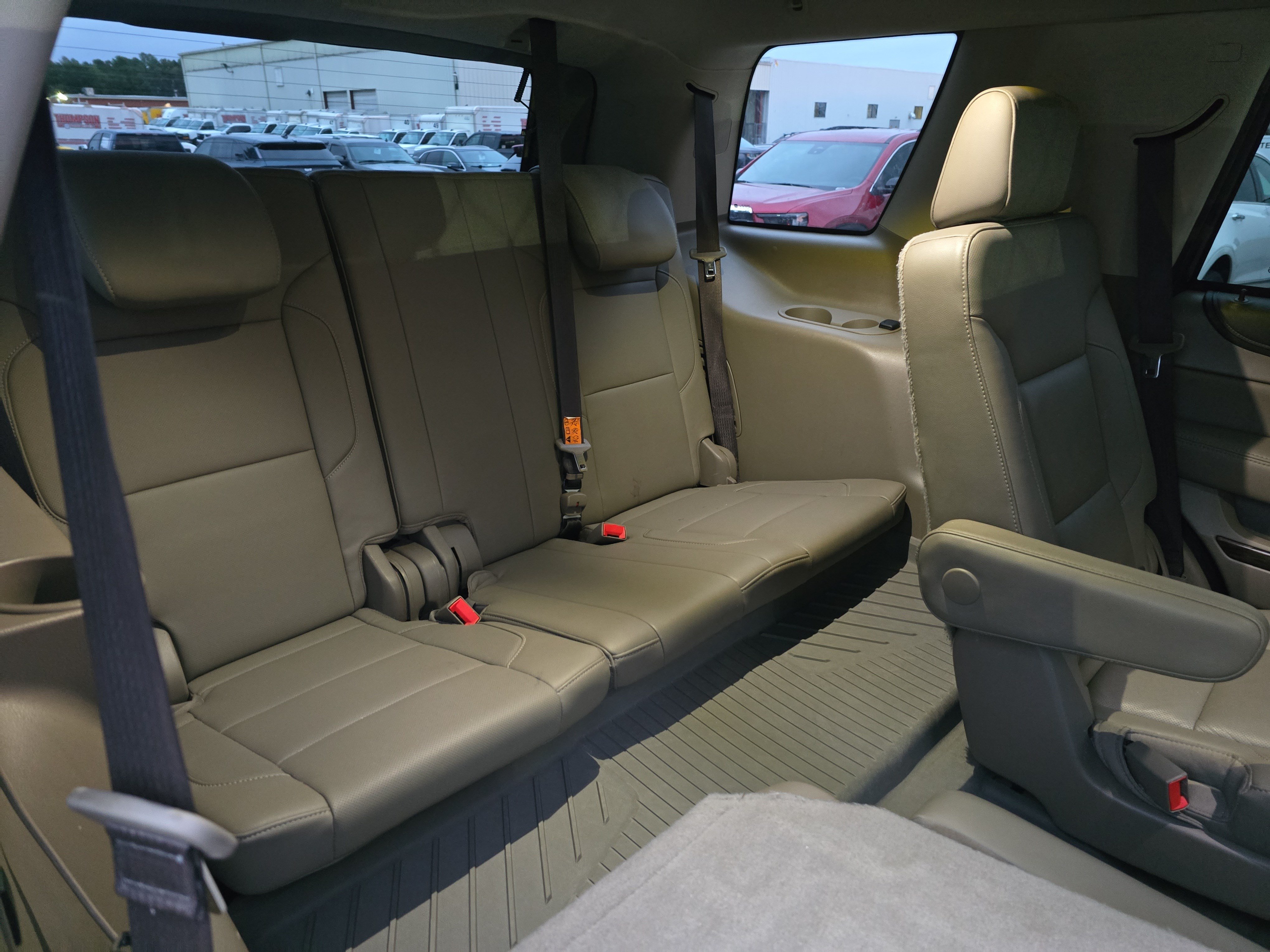 Used 2018 GMC Yukon SLT w/ Premium Edition AWD/4WD image 12