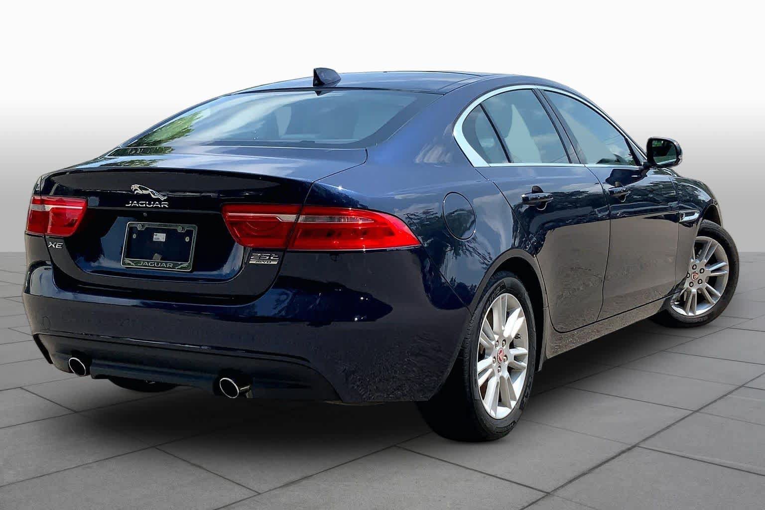 Used 2019 Jaguar XE Premium AWD/4WD image 12