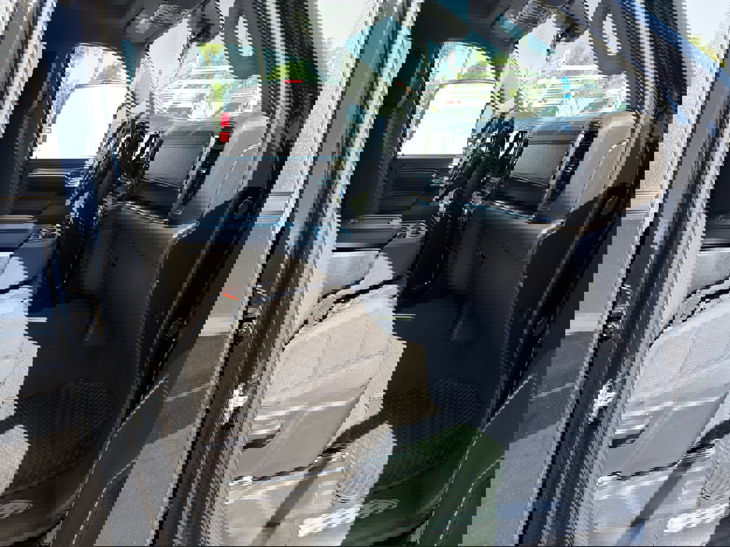 Used 2025 Chevrolet Silverado 2500 LT w/ Convenience Package image 10