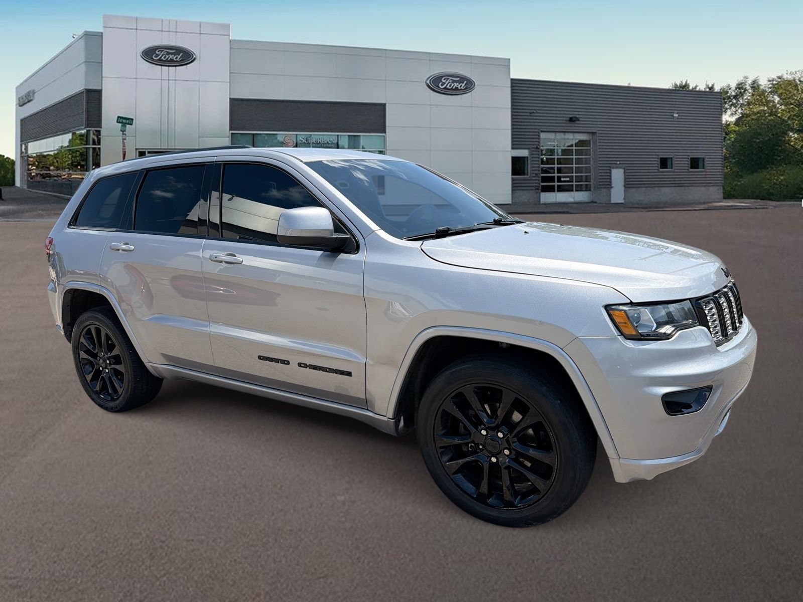 Used 2019 Jeep Grand Cherokee Altitude AWD/4WD image 2