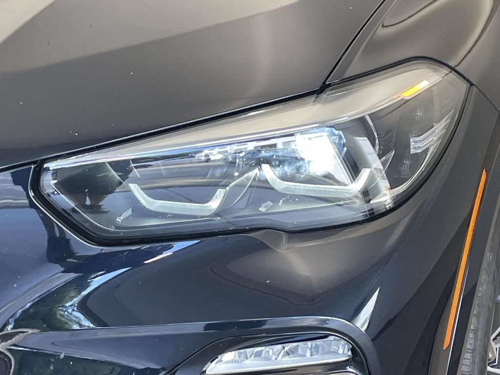 Used 2021 BMW X5 M50i w/ Parking Assistance Package AWD/4WD image 10