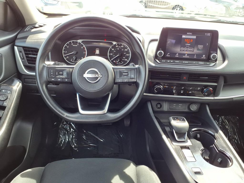 Used 2024 Nissan Rogue S image 11