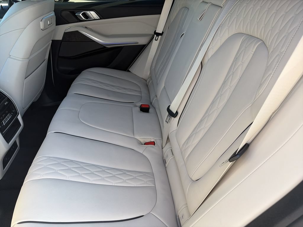 Used 2025 BMW X5 sDrive40i w/ M Sport Package RWD image 29