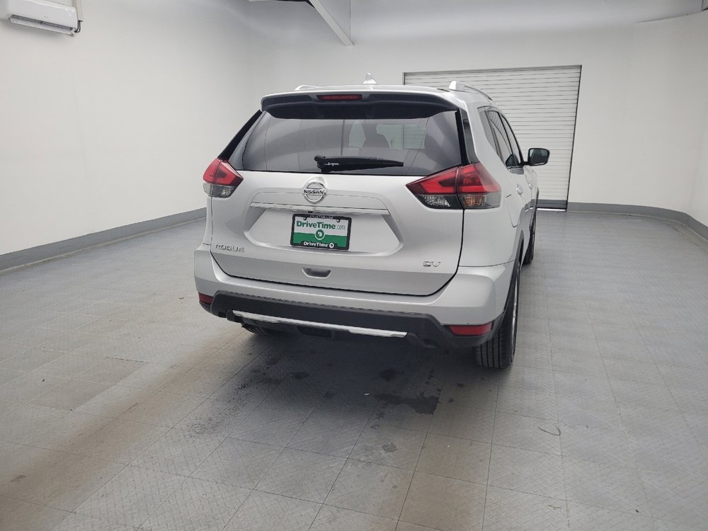 Used 2018 Nissan Rogue SV image 7
