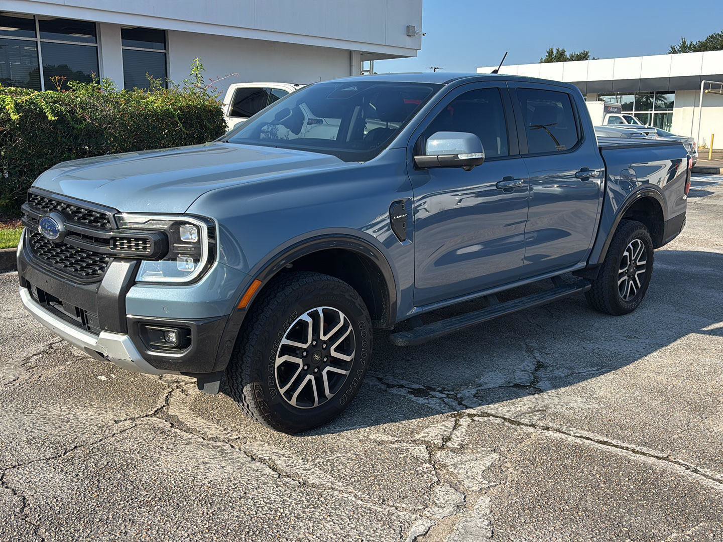 Used 2024 Ford Ranger Lariat w/ FX4 Off-Road Package AWD/4WD image 3