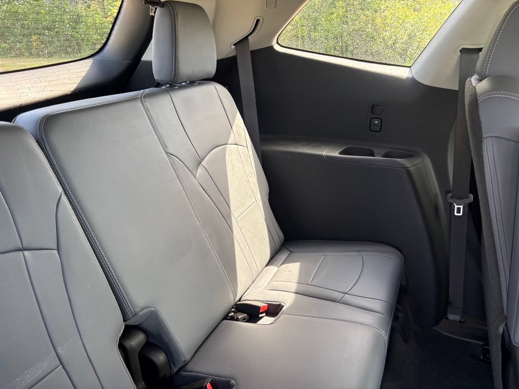 Used 2021 Buick Enclave Essence FWD image 34