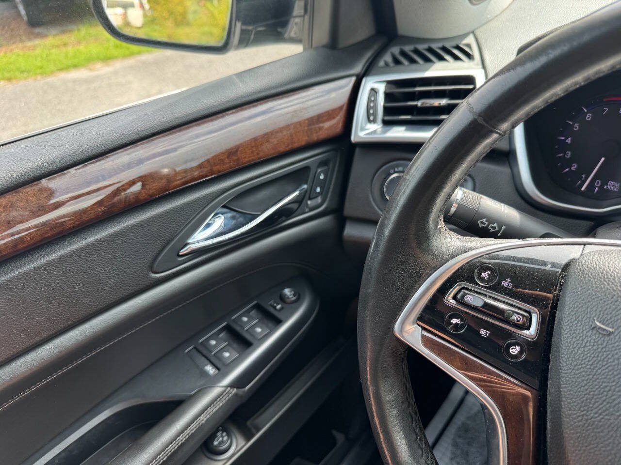 Used 2013 Cadillac SRX Luxury FWD image 27