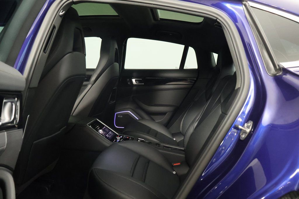 Used 2023 Porsche Panamera 4S image 11