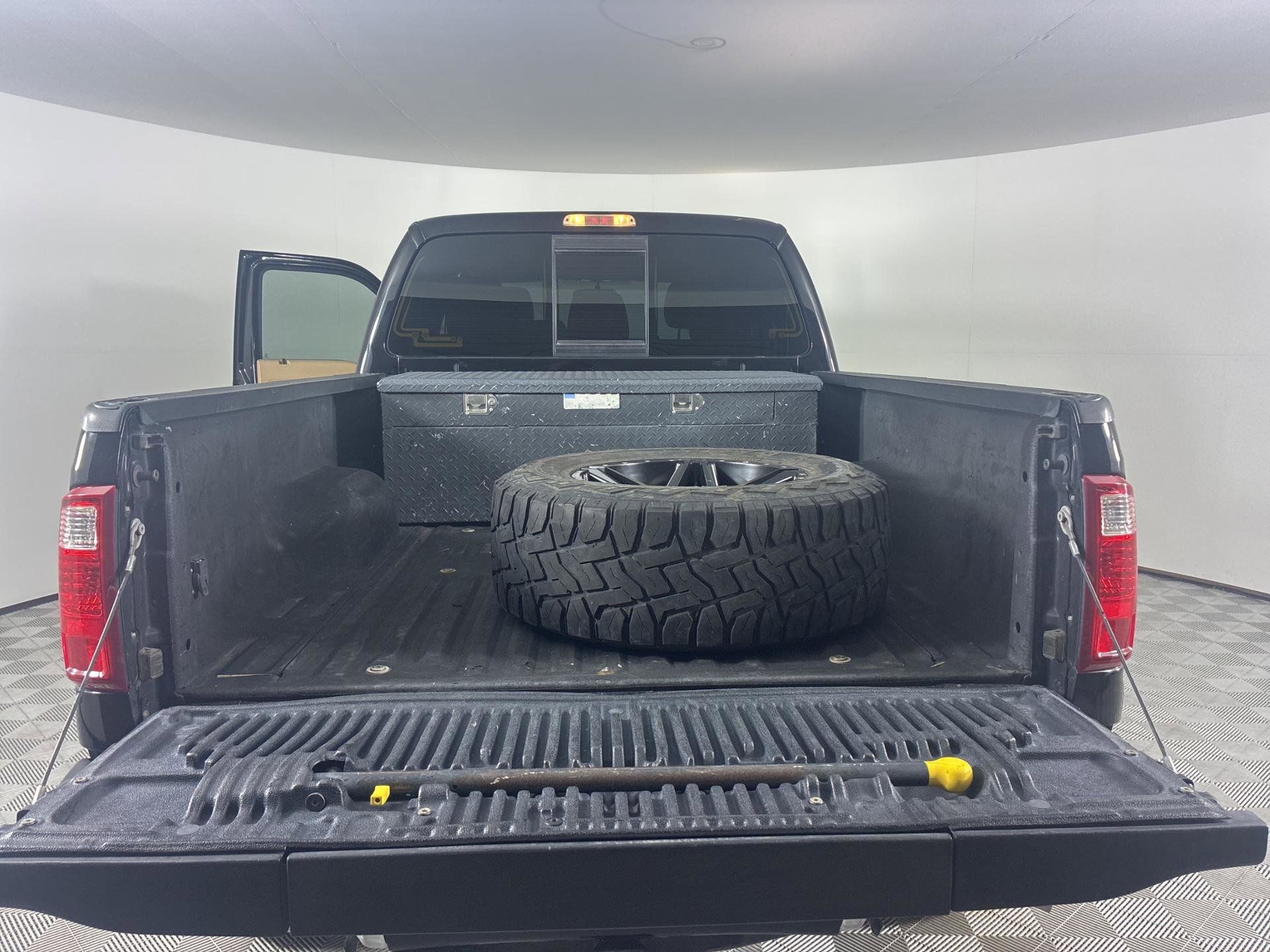 Used 2016 Ford F250 Lariat w/ Lariat Ultimate Package image 21
